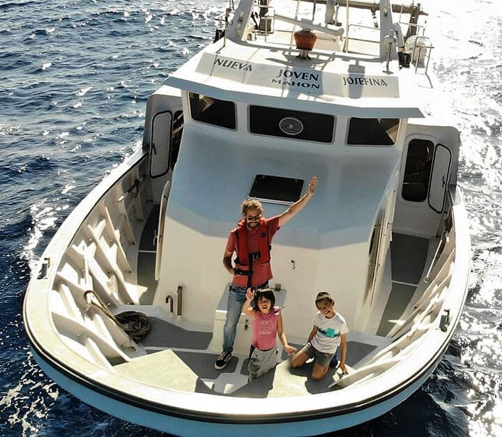 www.pescaturismomenorca.com excursiones de pesca en Menorca con Josefina